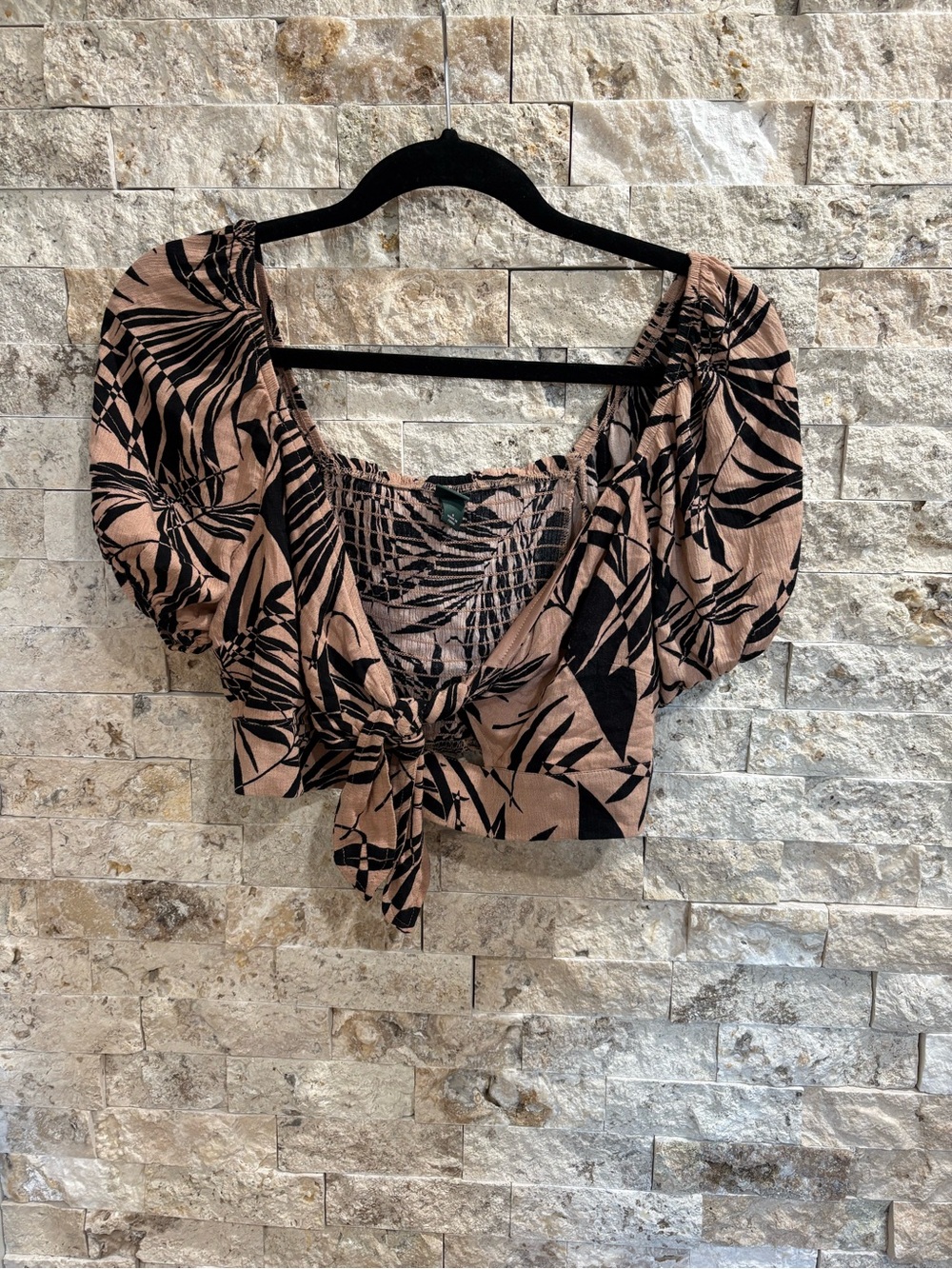 wild fable Pink Taupe and Black Leaf-Print Tie-Front Crop Top S